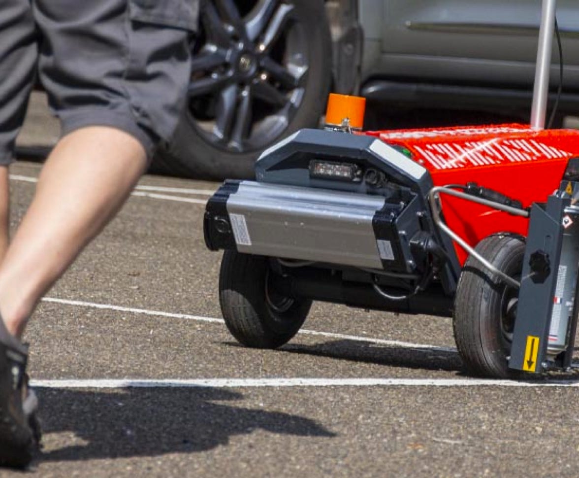 De Robot Plotter is in eerste instantie ontworpen voor het uitzetten van stuurlijnen op asfalt.